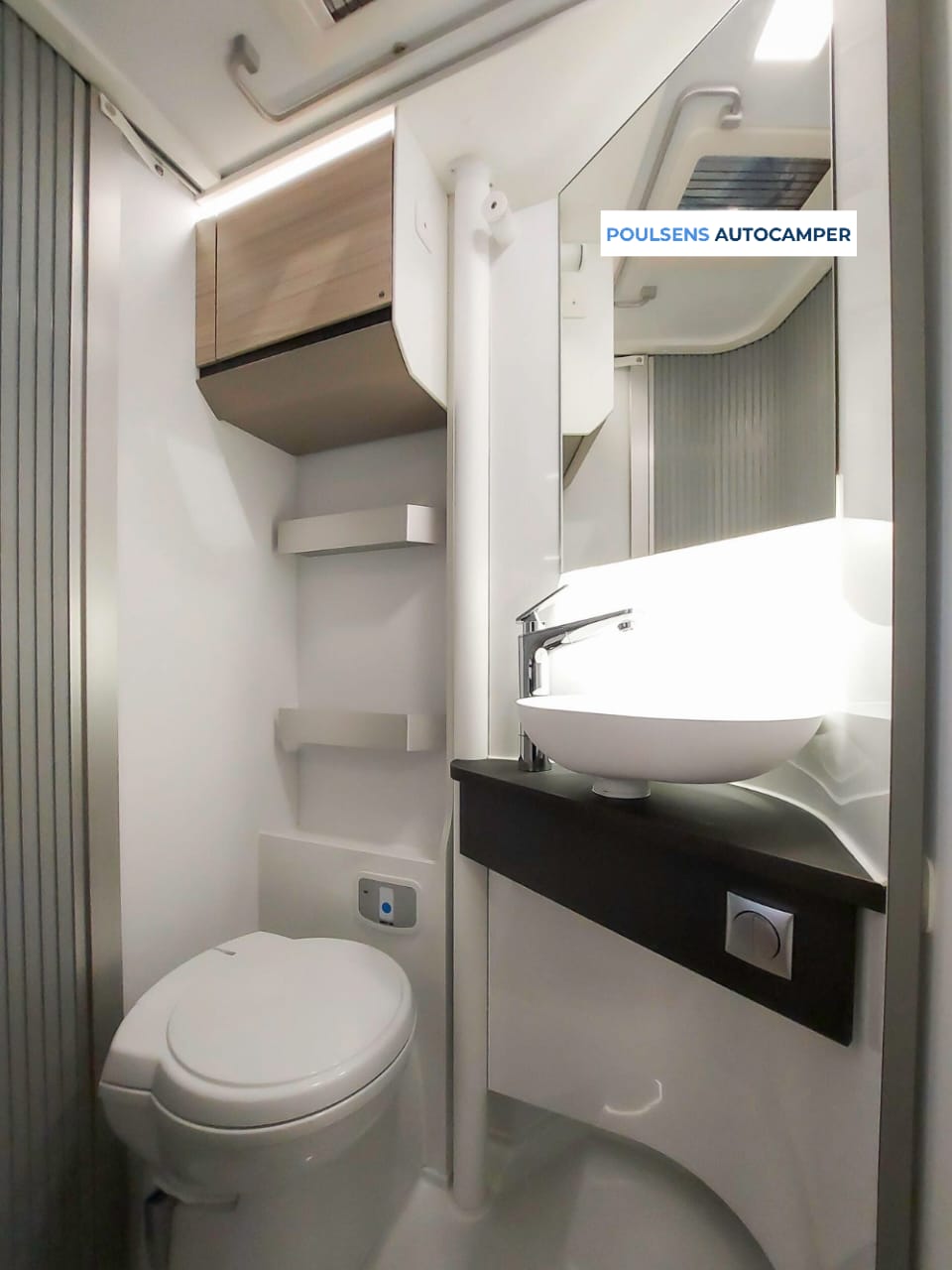 Salle de bain du Adria Compact 60Y Edition 2026