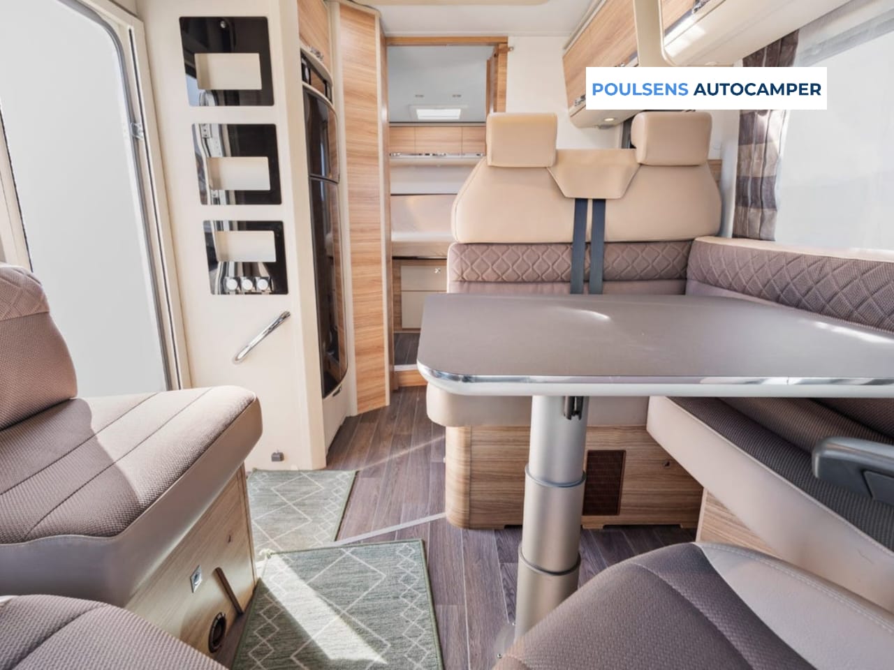 Salon intérieur de l’Adria Matrix M 670 SC