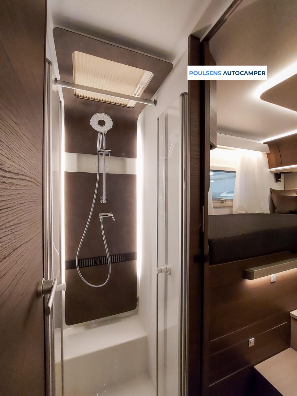 Salle de bain du Adria Sonic Supreme 700 DL
