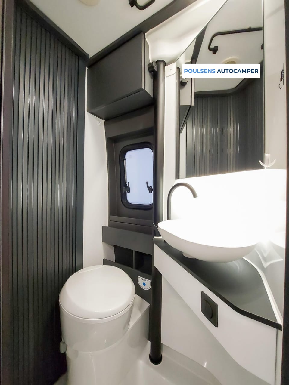 Salle de bain du Adria Twin Supreme 640 SLB