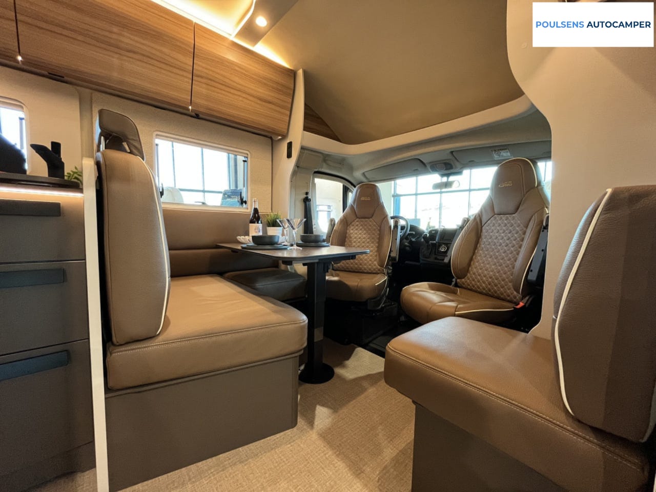 Salon intérieur du Bürstner B66