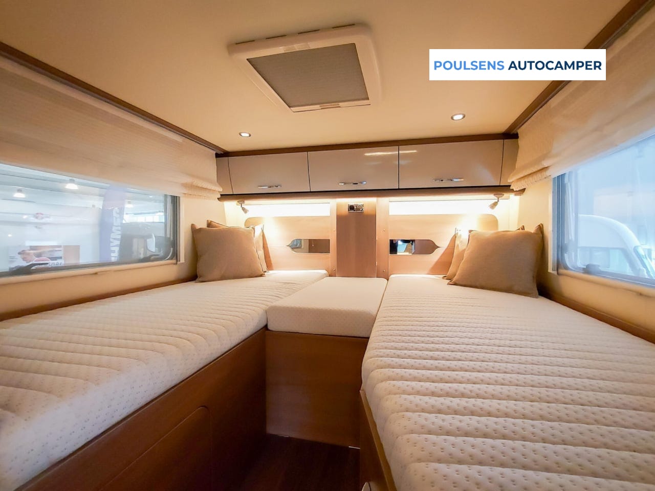 Espace couchage du Bürstner Lyseo T 690 G avec lit transversal