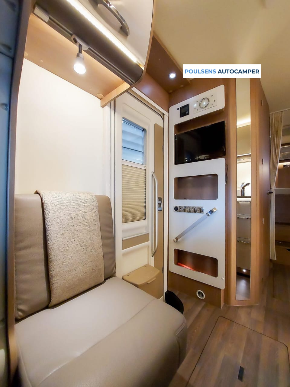 Salon intérieur du Bürstner Lyseo T 690 G