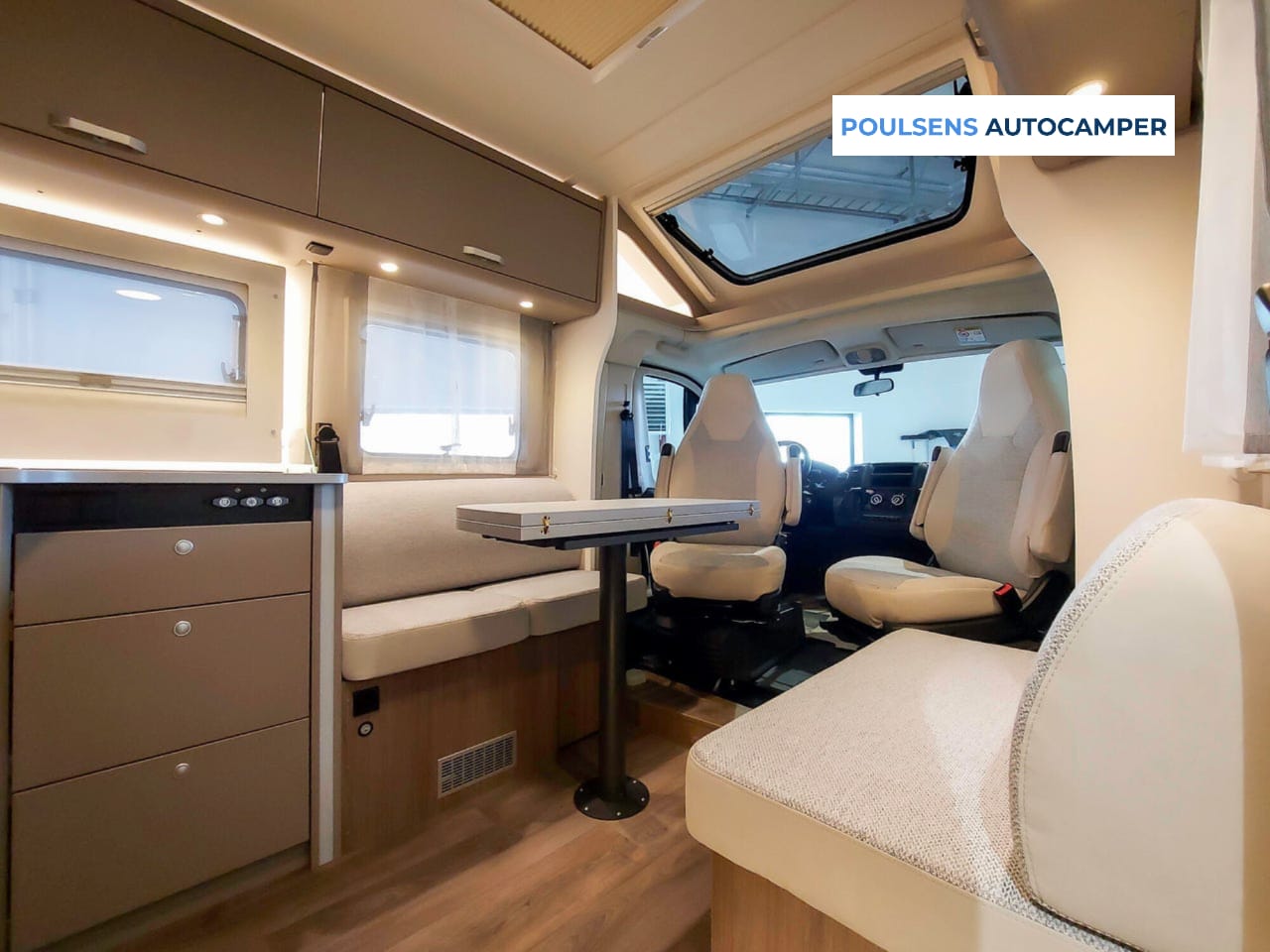 Salon intérieur du Carado T 459 Pro+