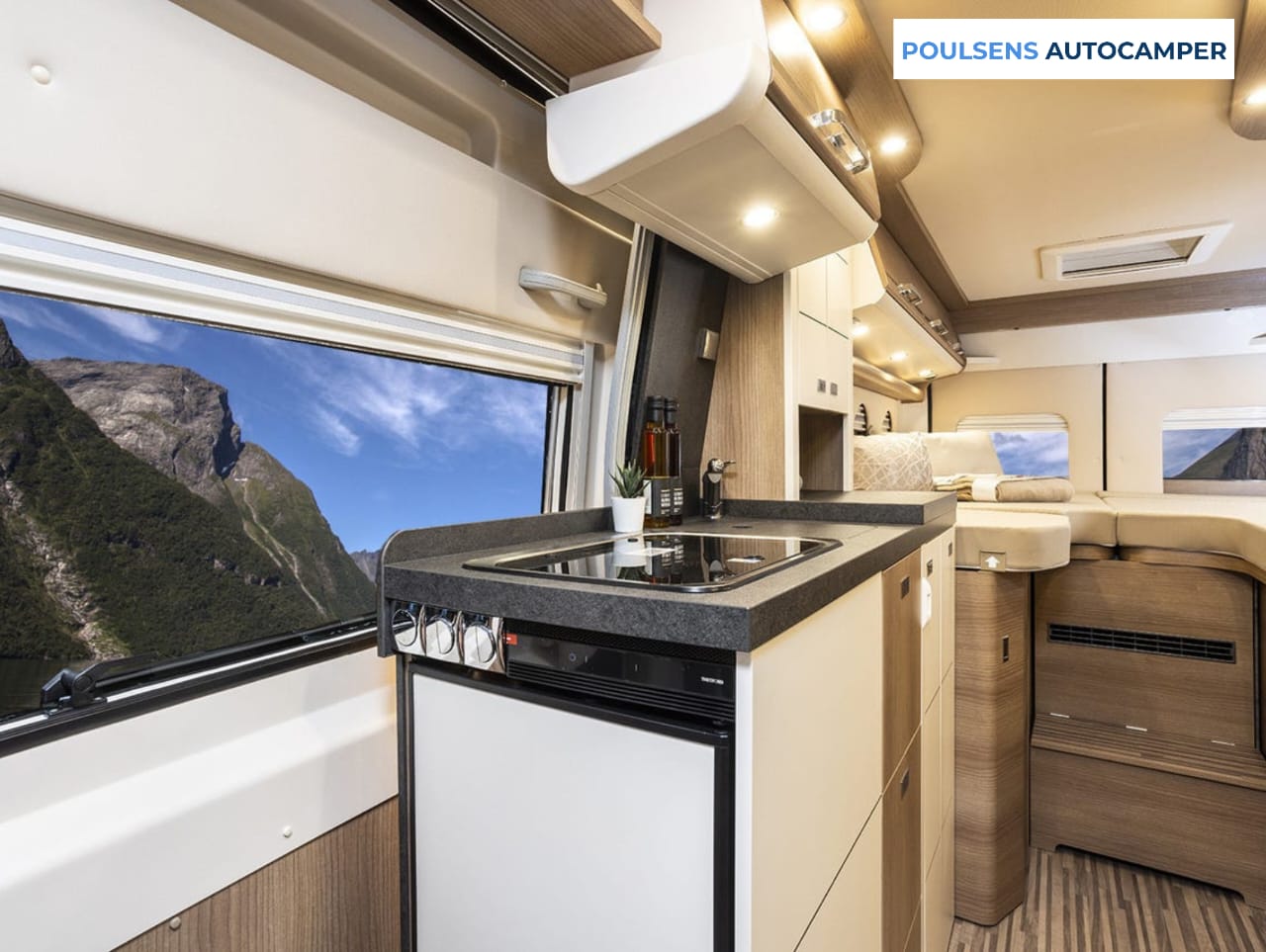 Cuisine du camping-car urbain Carthago Van 640 2023 d’occasion 