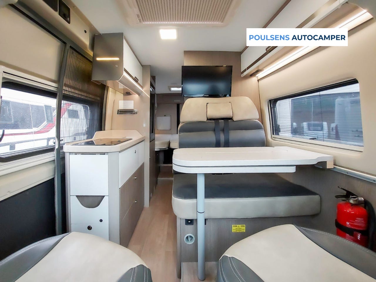 Salon intérieur du Challenger Van Elegance V217