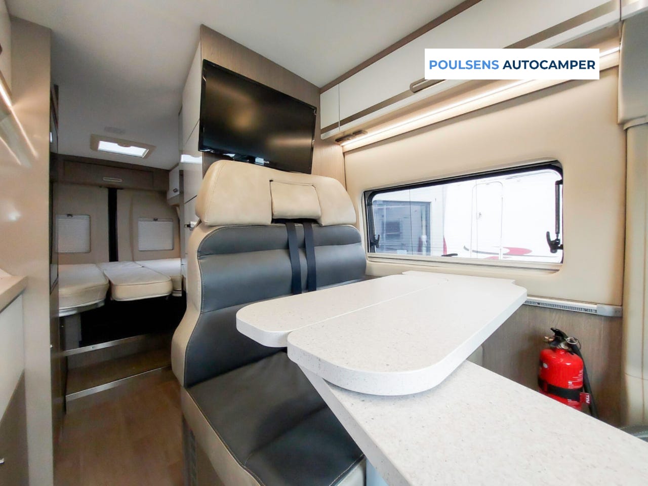 Salon intérieur du Challenger Van Elegance V217