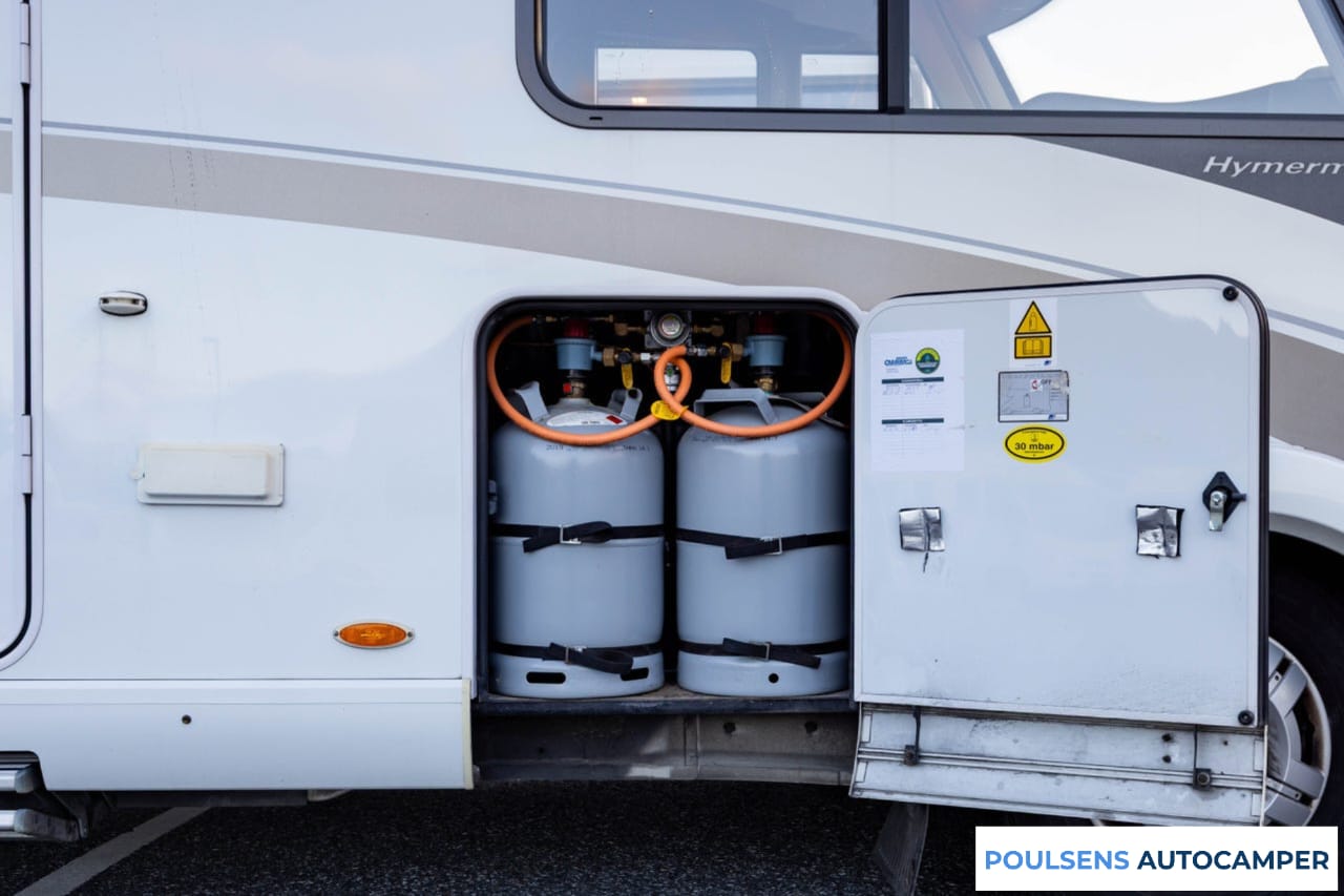 Vue extérieure du camping‑car intégral Hymer B 588 PL 2015 d’occasion
