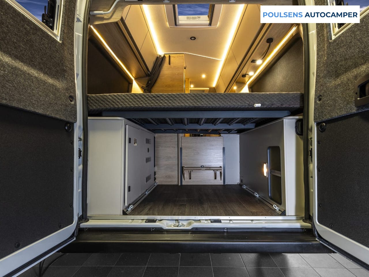 Vue arrière du camping-car urbain Knaus BOXTIME 600 MQ 2026 sur base Fiat Ducato