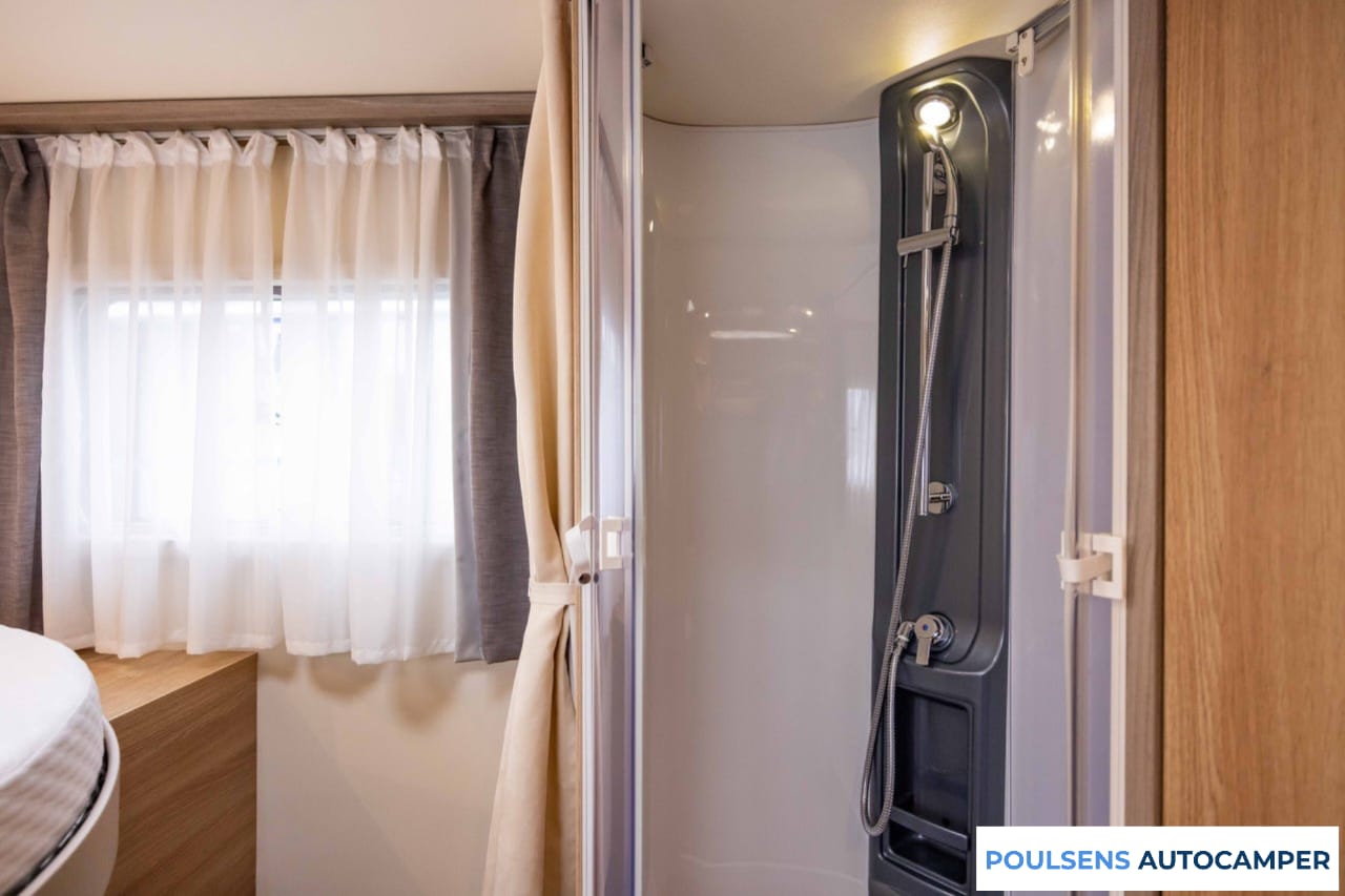 Salle de bain du Knaus SKY I 700 2017