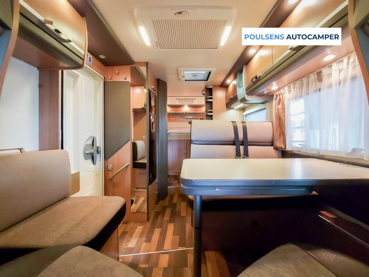 Salon intérieur du Knaus Sky TI 650 MG