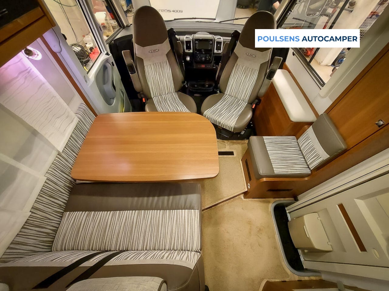 Salon intérieur du LMC I 745 Sportline 2015
